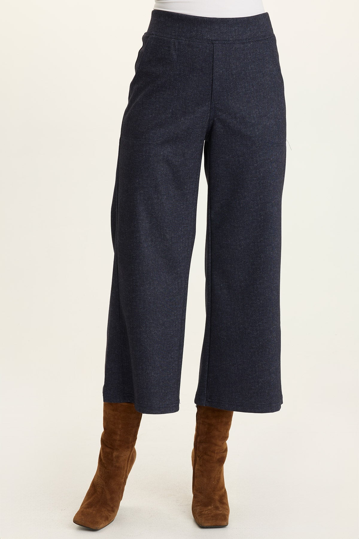 Wearables Isidro Ponte Wide-Leg Crop Pant